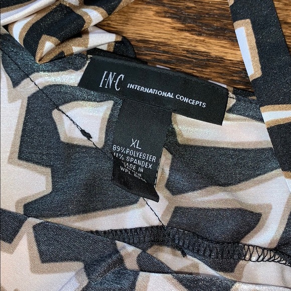 🌼FUN TOP🌼 - Picture 2 of 3